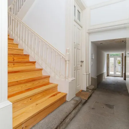 Appartamento Loft With Private Balcony And A Classic Ceiling