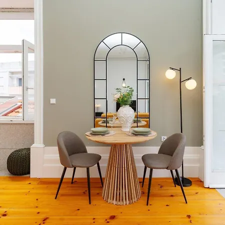 Appartamento Loft With Private Balcony And A Classic Ceiling