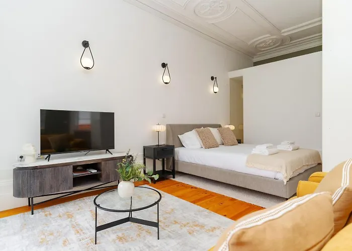 Loft With Private Balcony And A Classic Ceiling * Porto