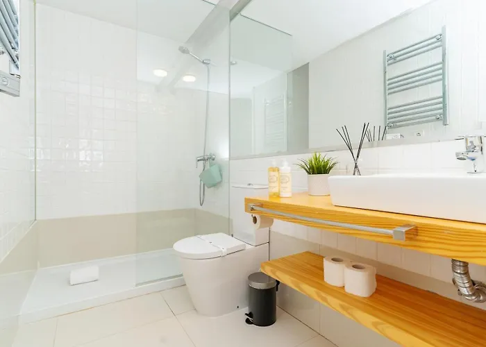 Loft With Private Balcony And A Classic Ceiling Apartman *