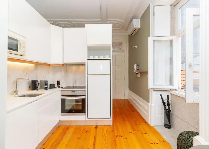 Apartman Loft With Private Balcony And A Classic Ceiling *