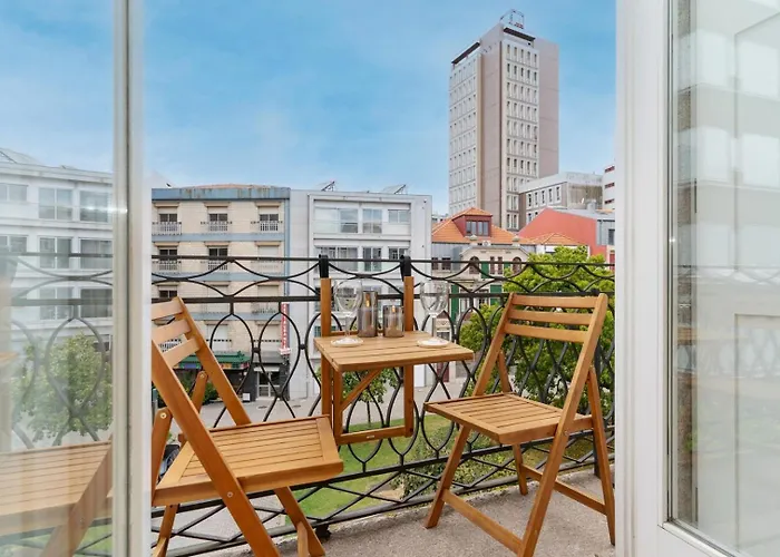 Apartman Loft With Private Balcony And A Classic Ceiling Porto