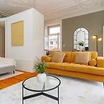 公寓 Loft With Private Balcony And A Classic Ceiling *