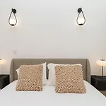 Appartement Loft With Private Balcony And A Classic Ceiling