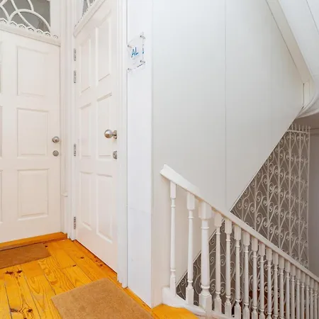 Loft With Private Balcony And A Classic Ceiling * Porto