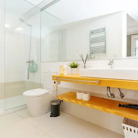Loft With Private Balcony And A Classic Ceiling Luxury tent Porto