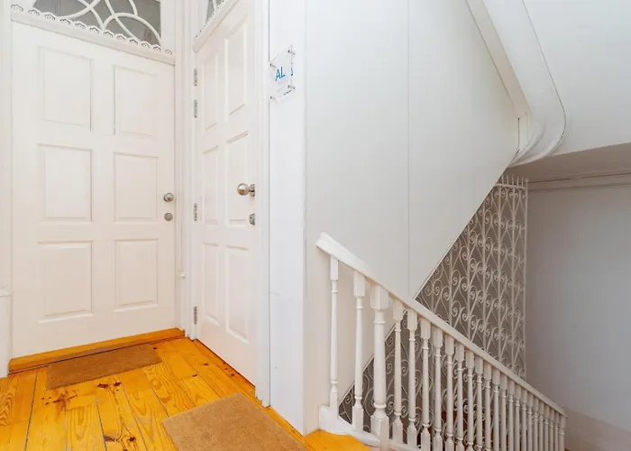 Loft With Private Balcony And A Classic Ceiling * Porto