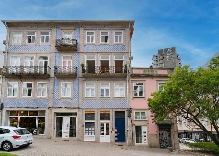 Loft With Private Balcony And A Classic Ceiling