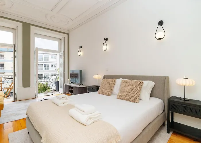 Loft With Private Balcony And A Classic Ceiling * Porto