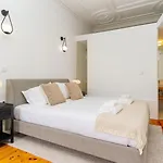Loft With Private Balcony And A Classic Ceiling Daire