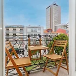 Daire Loft With Private Balcony And A Classic Ceiling Porto