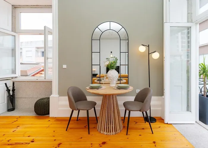 Апартаменты Loft With Private Balcony And A Classic Ceiling