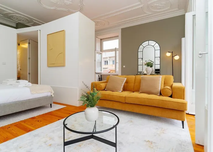 Апартаменты Loft With Private Balcony And A Classic Ceiling *