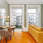 Loft With Private Balcony And A Classic Ceiling Porto